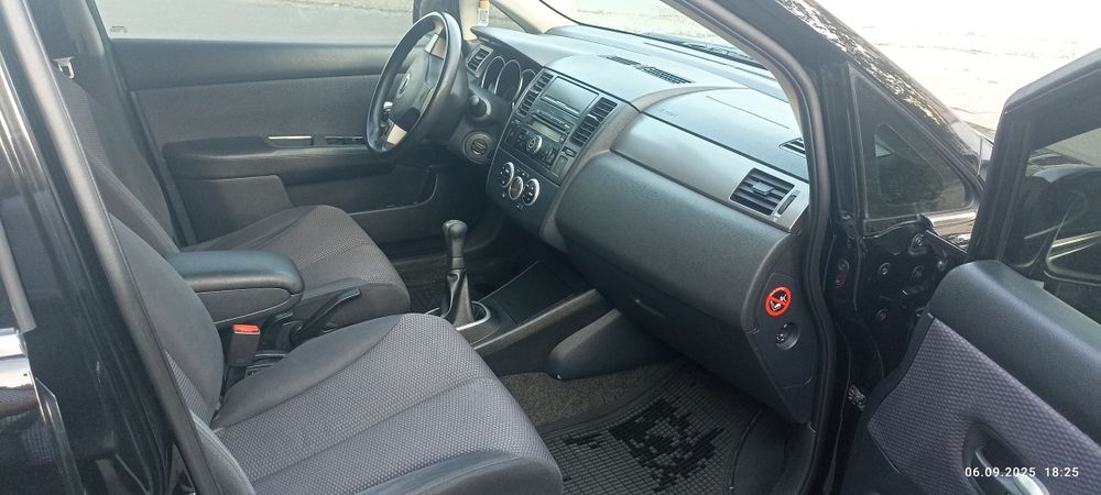 Super Nissan Tiida