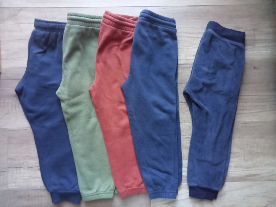 Spodnie długie dla chłopca 104 dresowe 4 pary Reserved, cool club, KIK