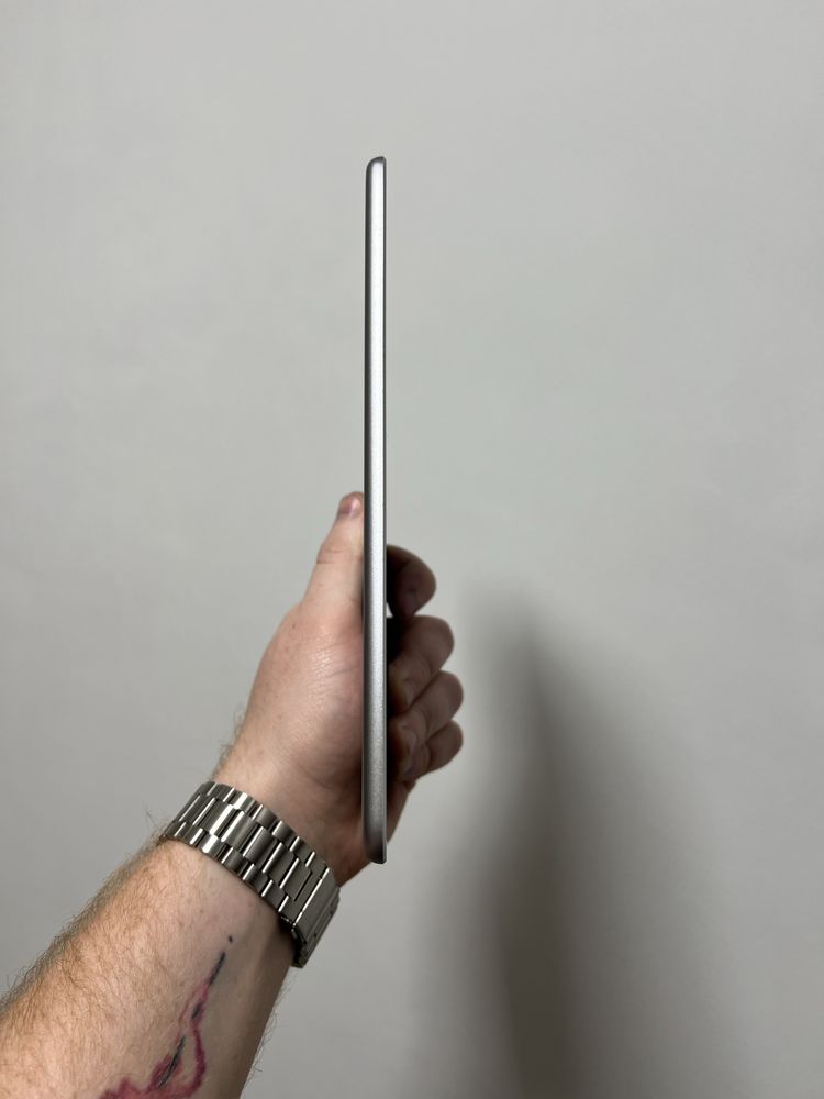 Apple Ipad mini4 128 2019 акб100% в отличном состоянии