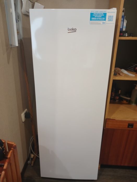Продам морозильну камеру beko