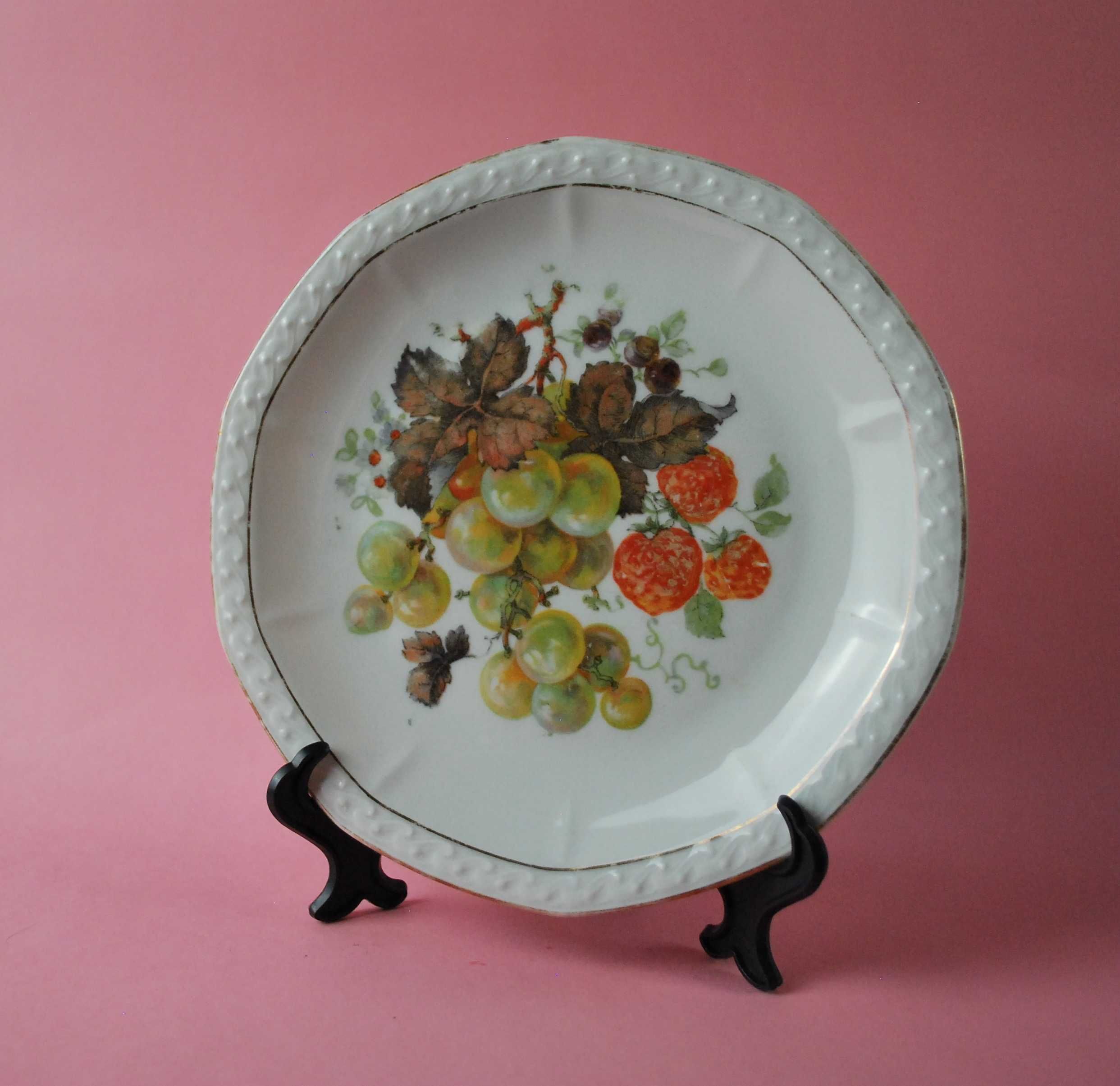 8 talerzy vintage retro porcelana owoce