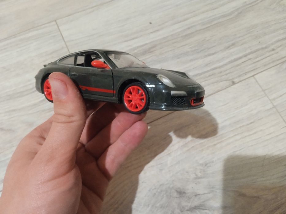 Модели не все что на фото есть ещё