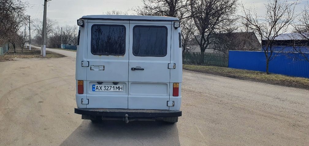 Mersedes mb100 d