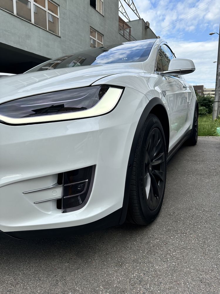 Tesla Model X Long Range Plus чистий 2020 рік Raven ідеал