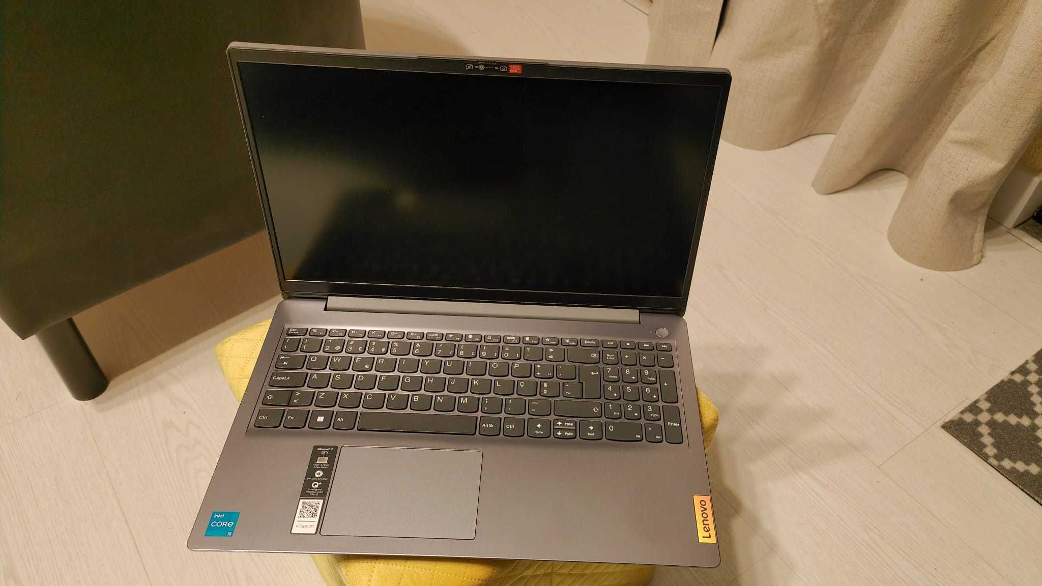 Portátil LENOVO IdeaPad 3 15ITL6