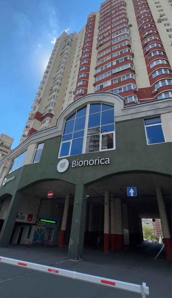 рабочее место для мастера маникюра бровиста визажиста лашмейкера