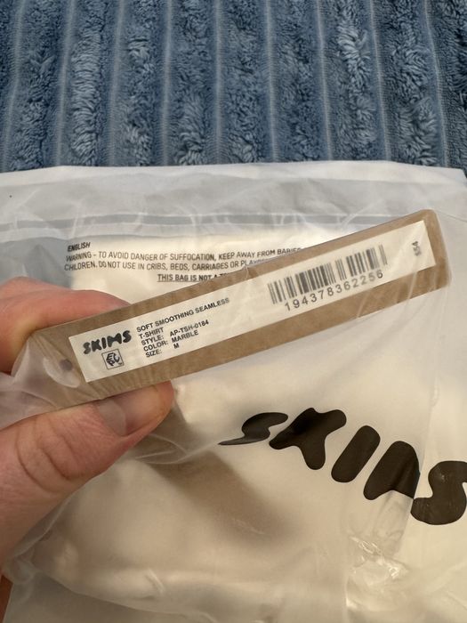 Футболка Скімс Skims Soft smothing seamless. Нова. США. Масляна тканин