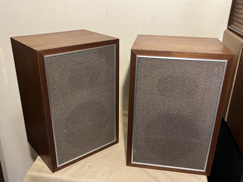 Немецкая полочная HI-FI акустика UNIVERSUM QUELLE (40Вт/9кг)