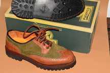 Sapatos tradicionais em vitela e camurça