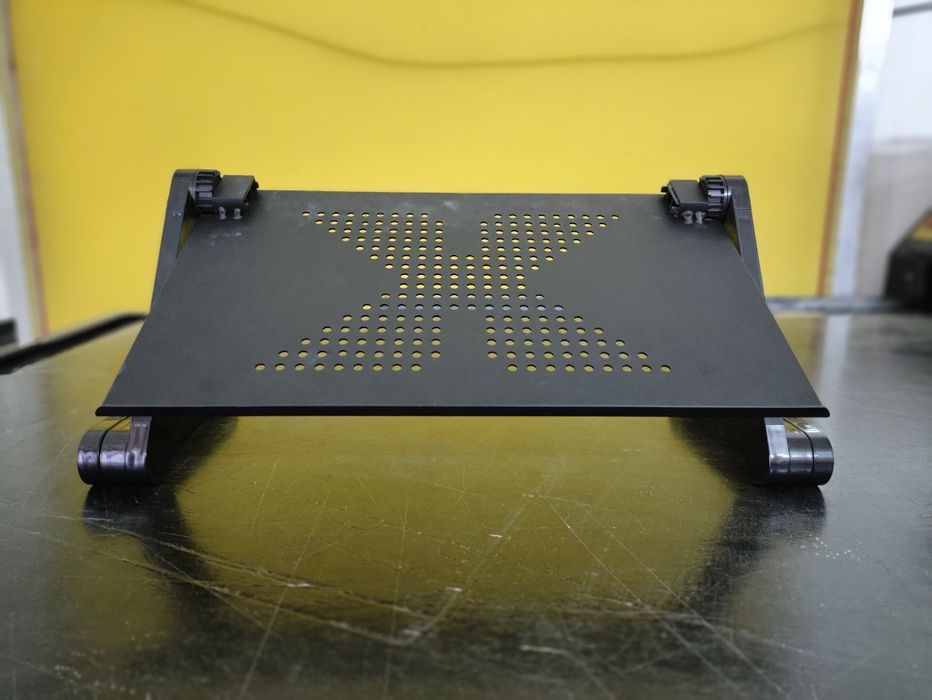 Підставка для ноутбука з регулюванням