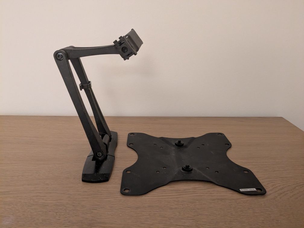 Suporte universal para TV pequena