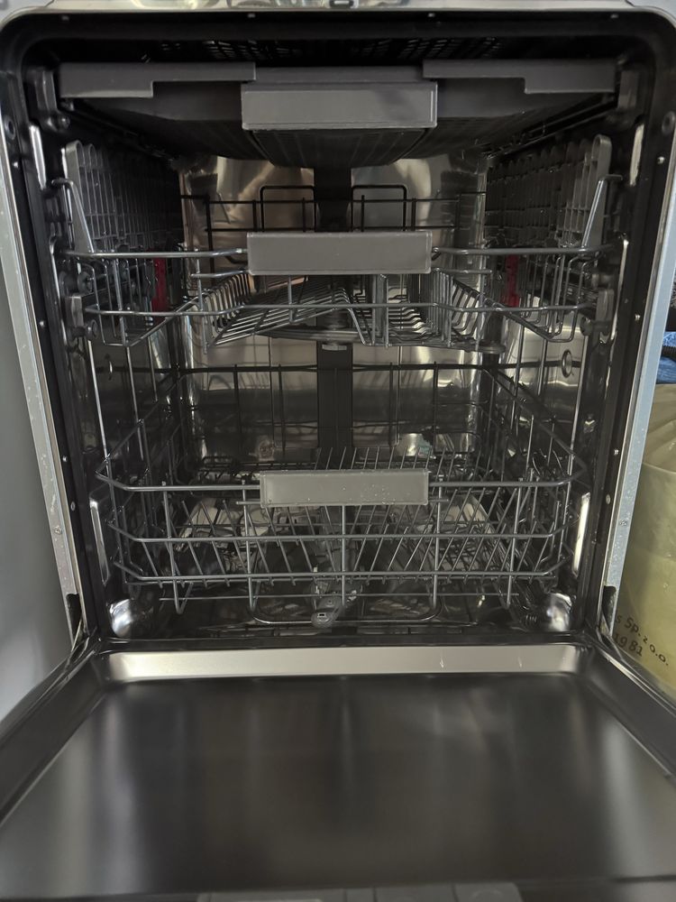 Zmywarka Whirlpool uszkodzona 60cm