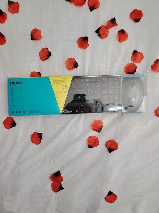 bezprzewodowy zestaw klawiatury i myszy Rapoo 9300m