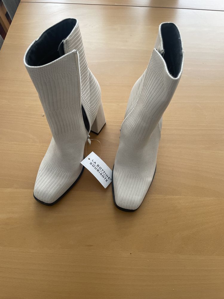 Botas Brancas - Com etiqueta