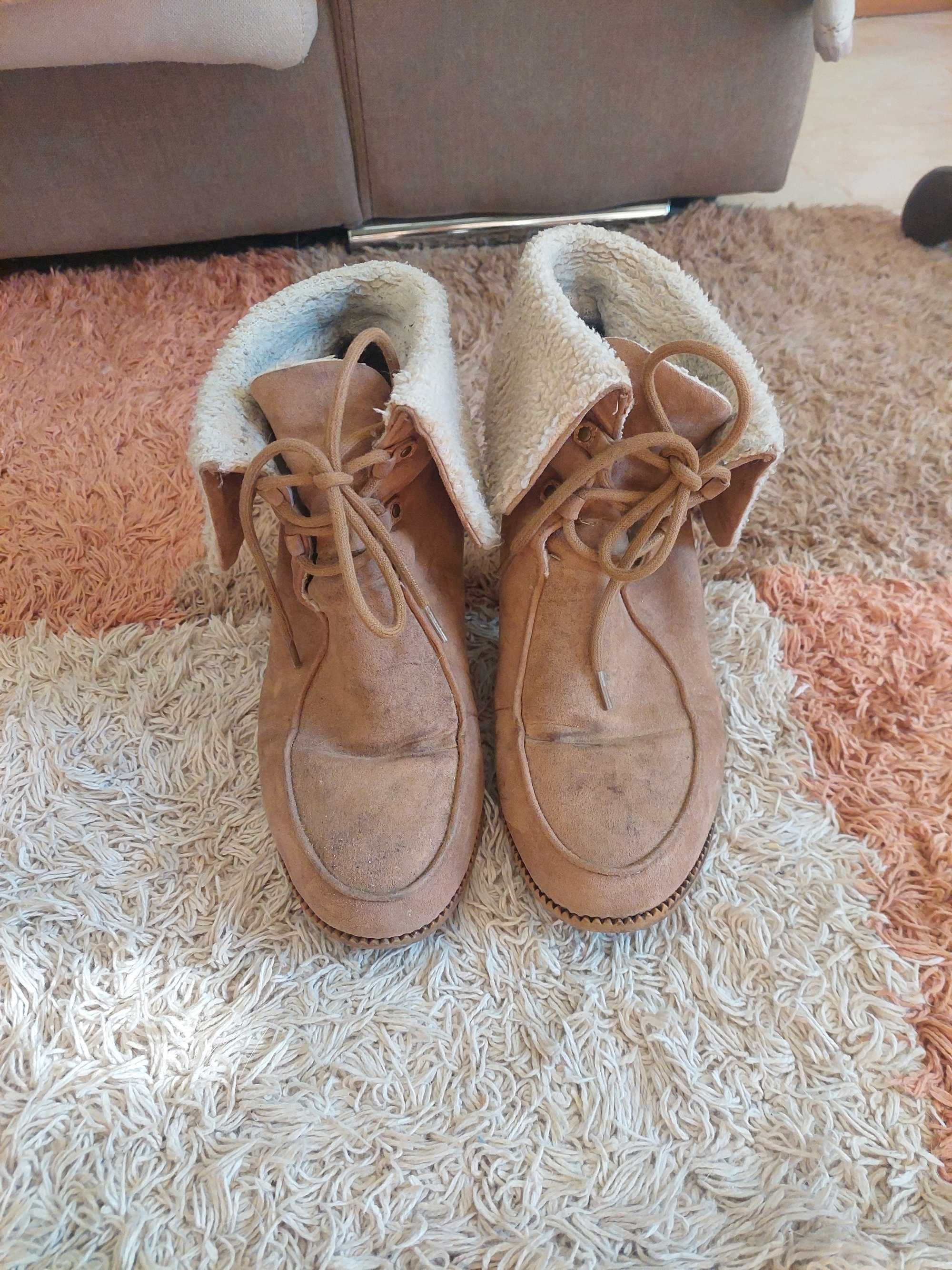 Bota Castanha com Salto