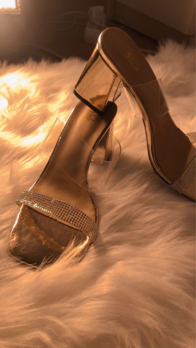 Sandálias douradas 36/37