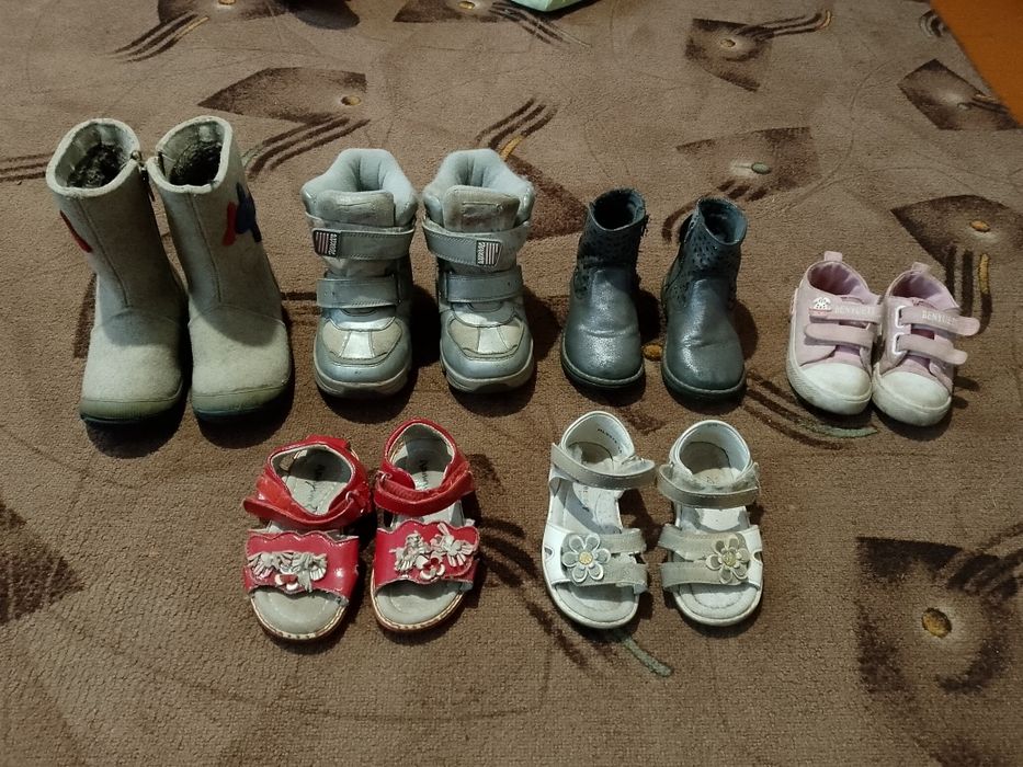Віддам взуття на дівчинку