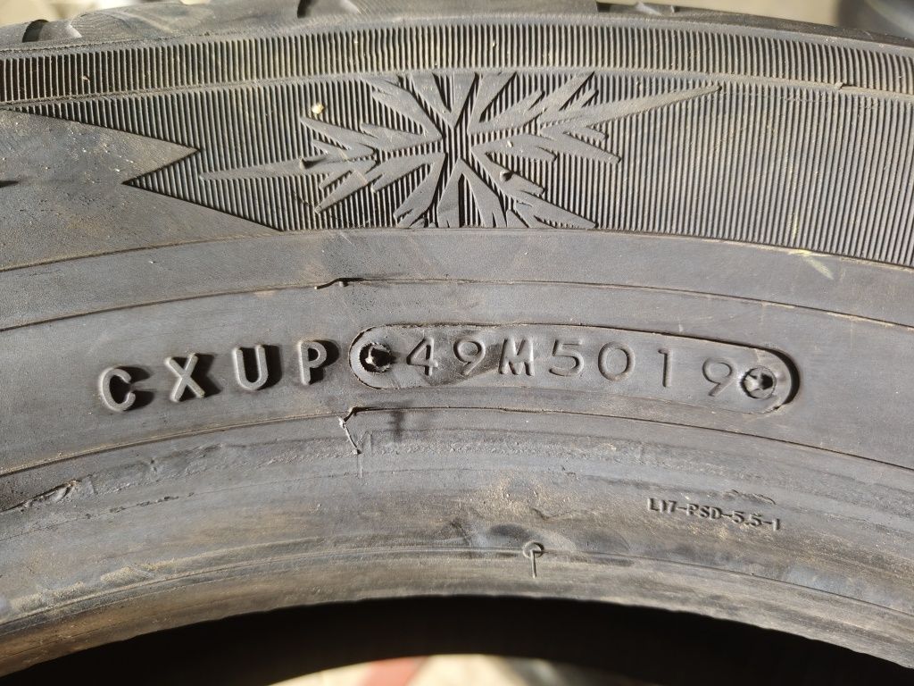225/55R17 101 V Toyo Tires Observe S944      Z467/180B