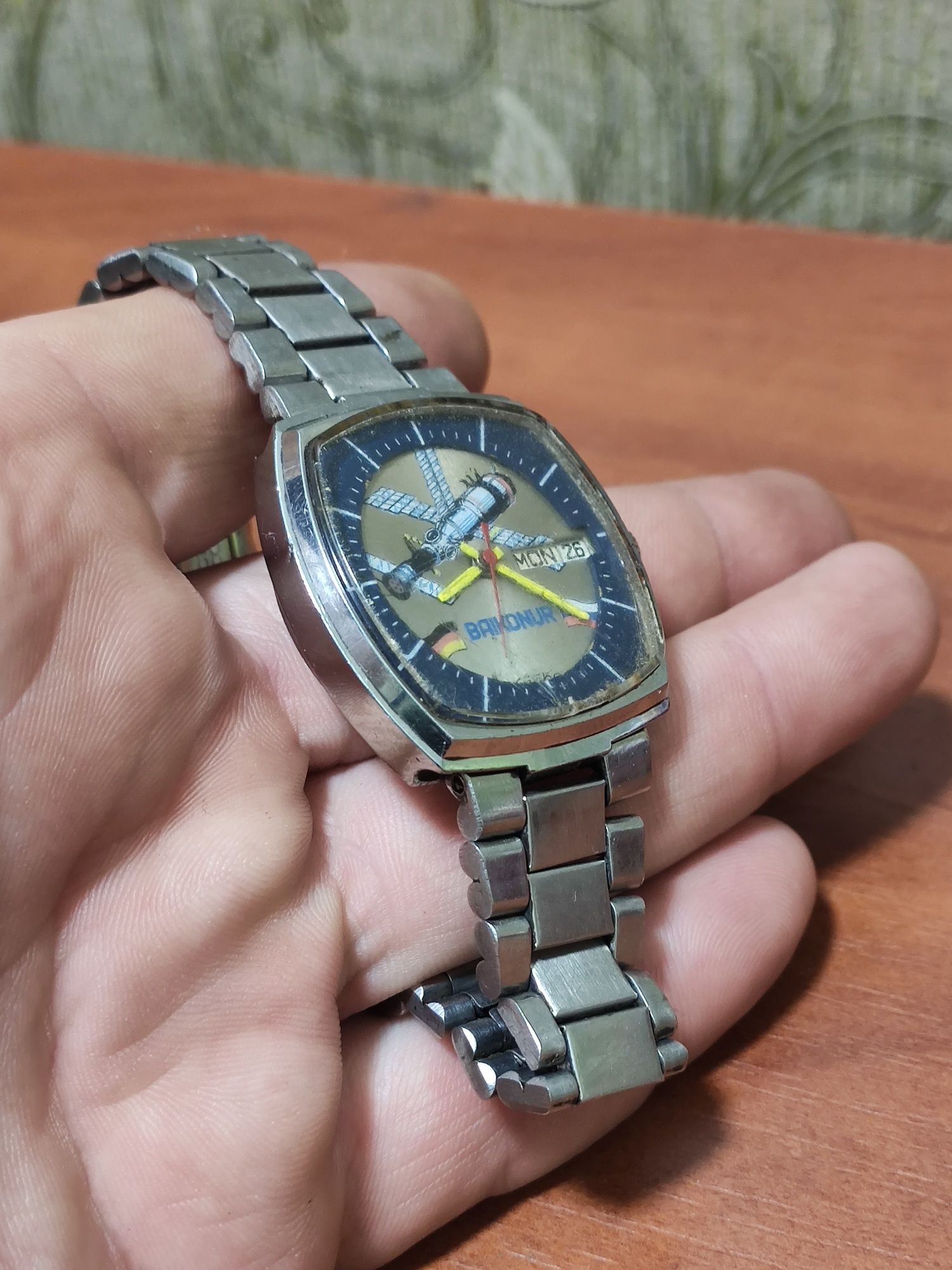 Продам часы наручные Baikonur