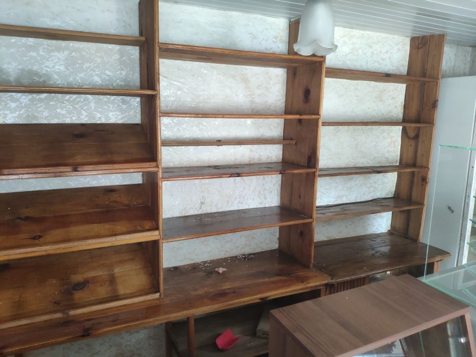 Продам готові стелажі полиці для магазину