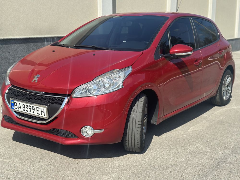 Продам Peugeot 208