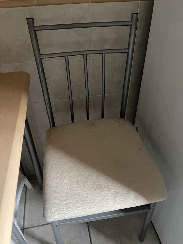 Mesa de cozinha e 4 cadeiras