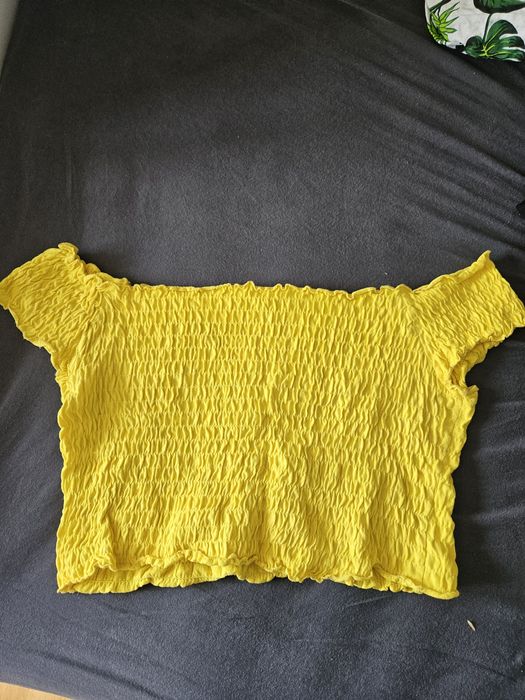 Crop top krótka koszulka bluzka z odkrytymi ramionami hiszpanka