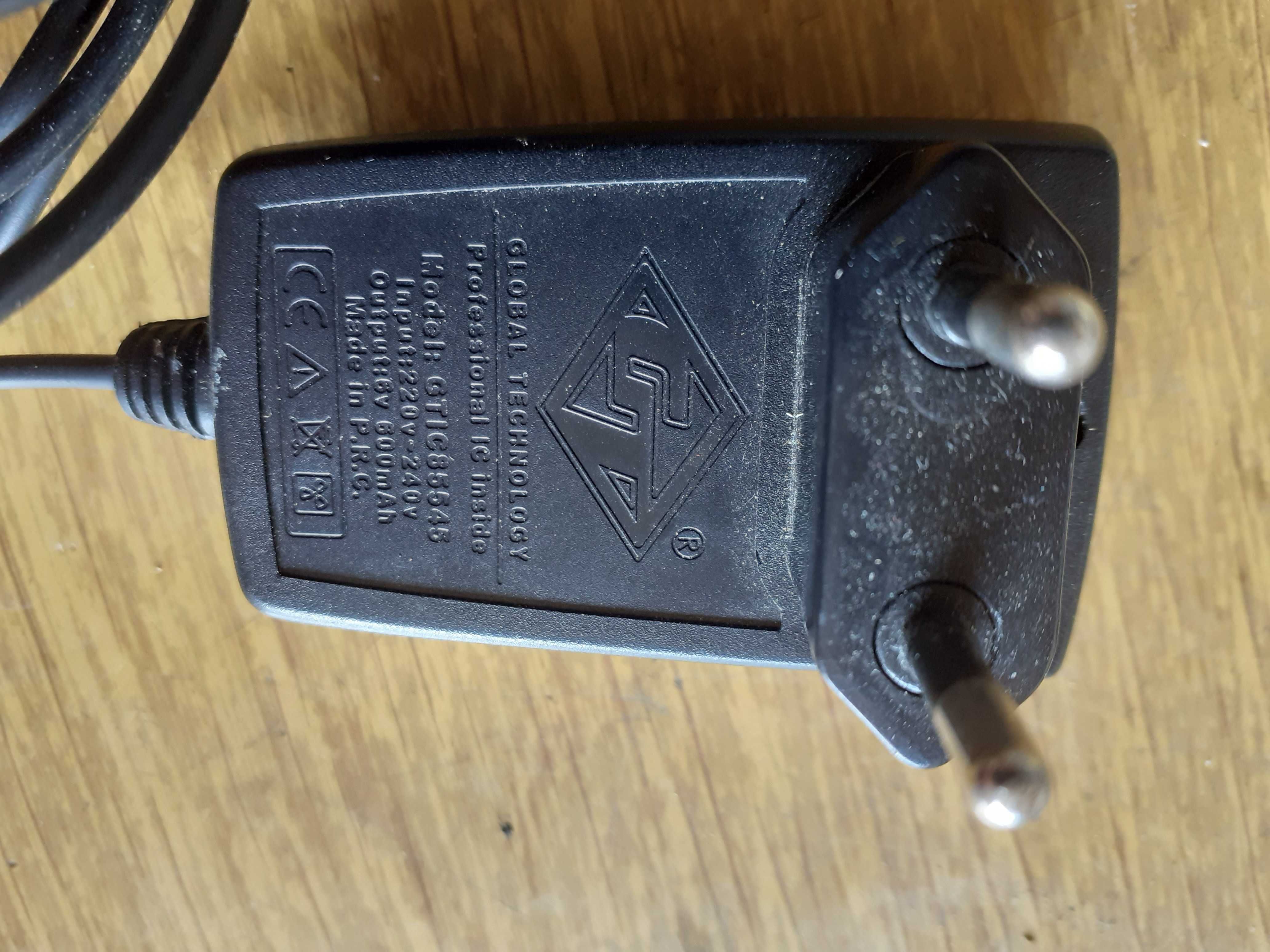 Ładowarki do telefonów 220V