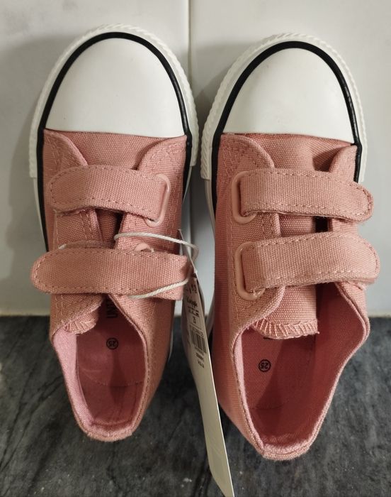 Sapatilhas Rosa Novas da Unit Shoes