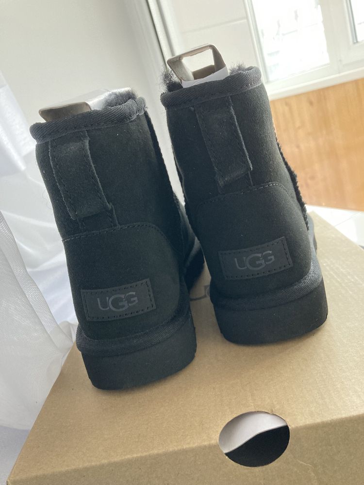 Ugg classic mini boot