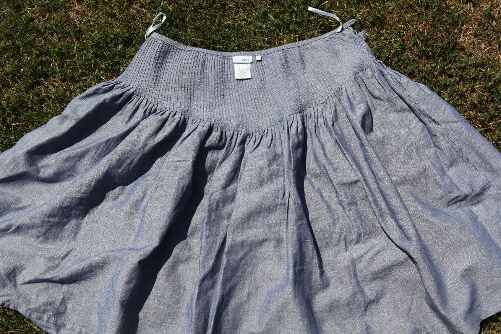spódnica(ce) biała w niebieskie kwiaty,a'la jeans , malinowa38/40 M/L