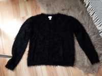 Czarny włochaty sweter S M