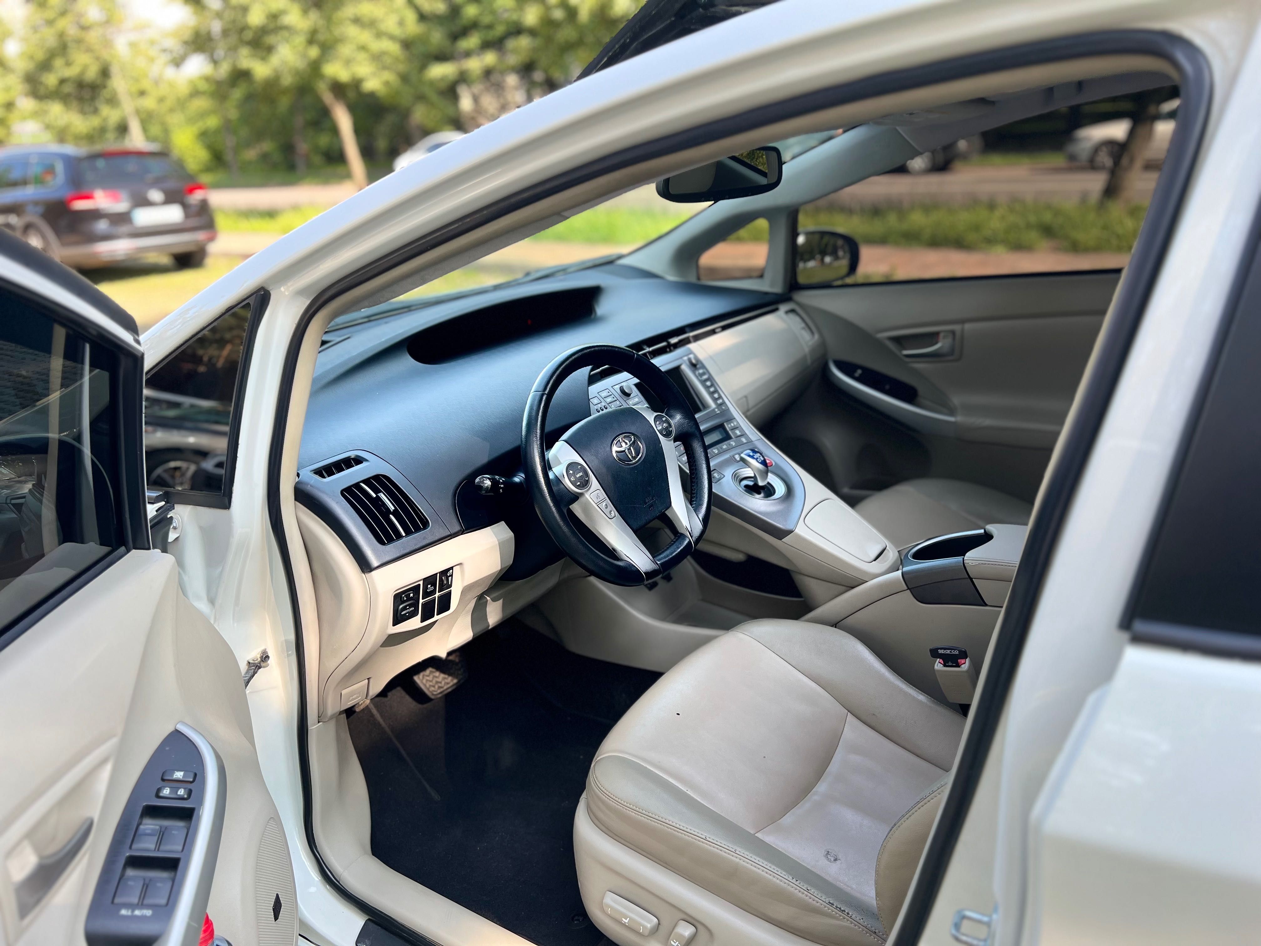 Toyota Prius 2014