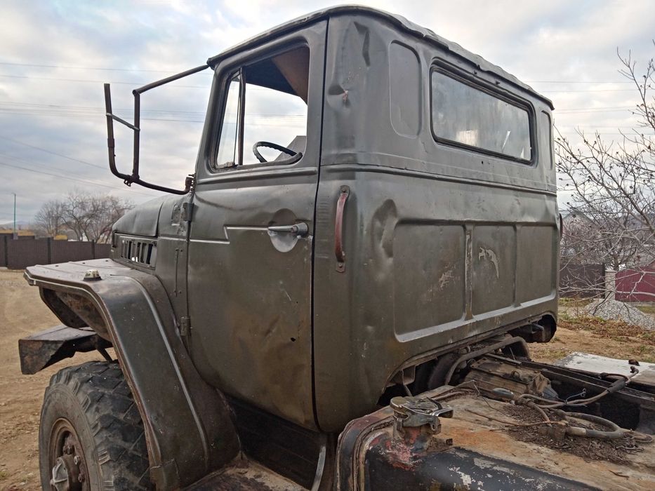 Урал-4320 по запчастинах