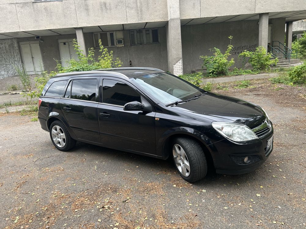 Opel Astra H в гарному стані