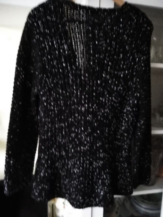 Sweter Wyjątkowy Elegancki kolor czarny ze srebrną nitką ciepły roz.XL
