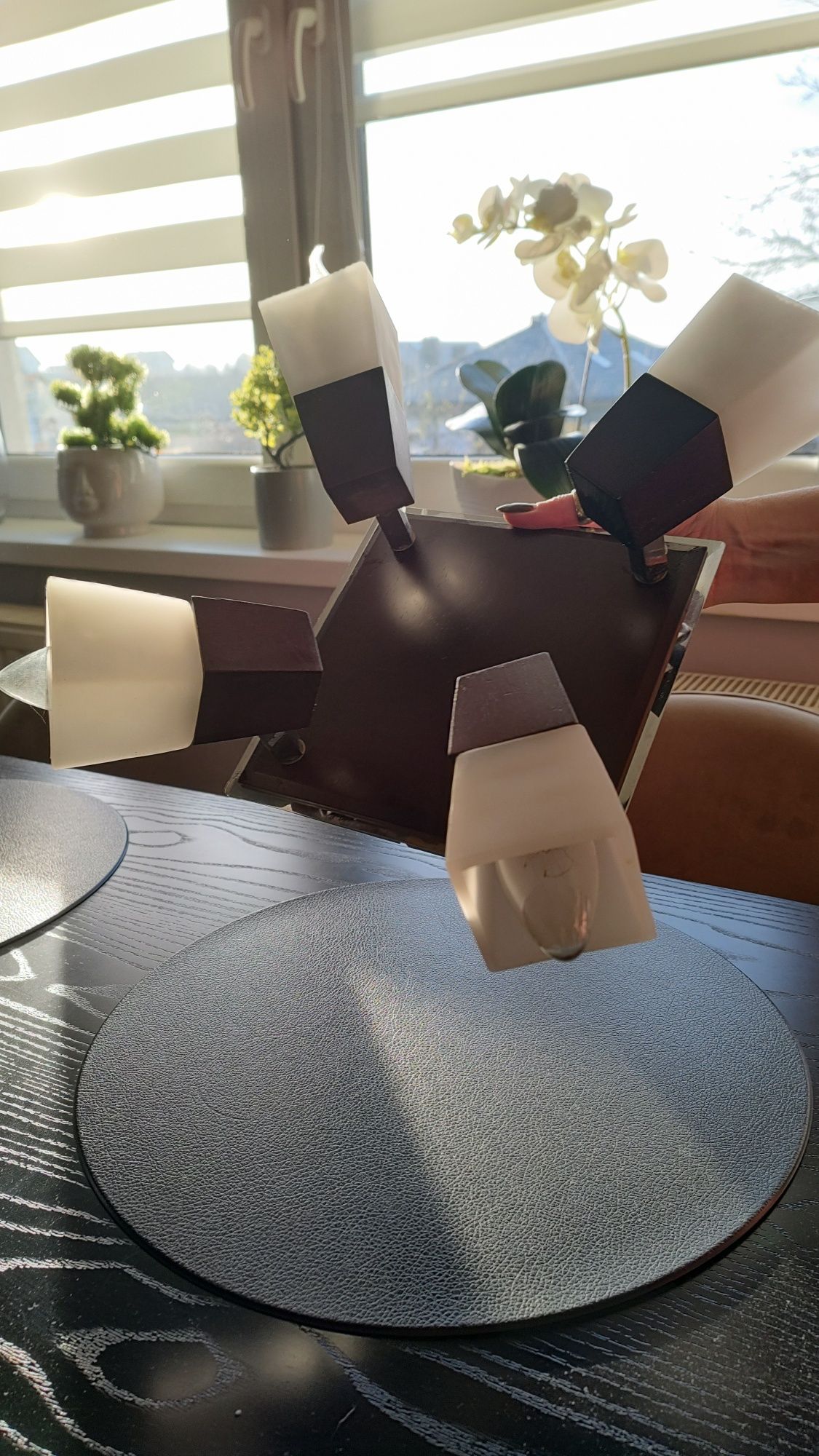 Lampa sufitowa ciemny brąz