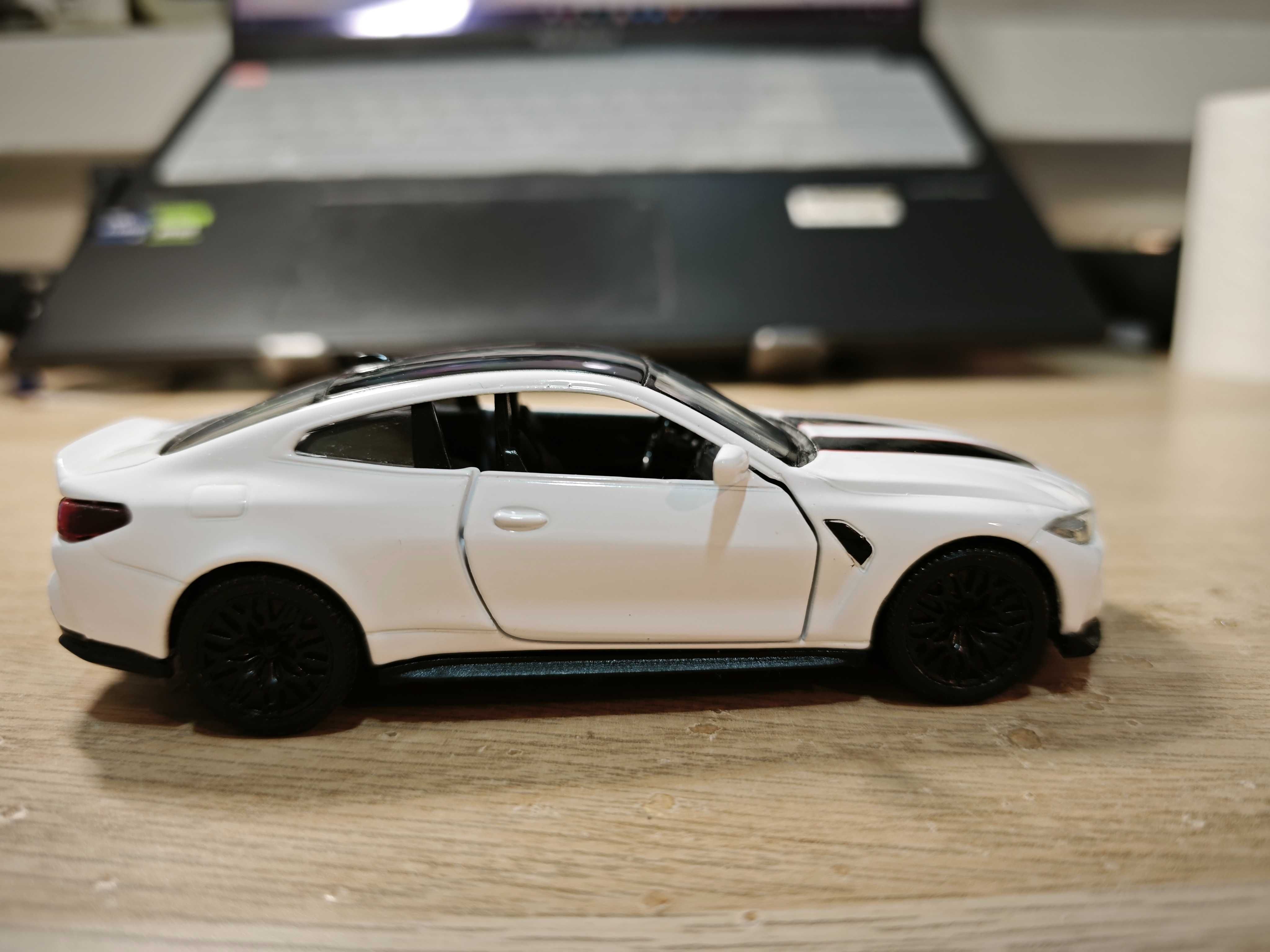 Miniatura BMW M4 CSL