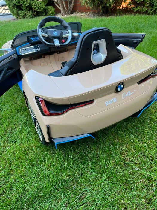 MEGAAUTKA.PL Samochód BMW i4 na akumulator dla dzieci EVA + Pilot auto