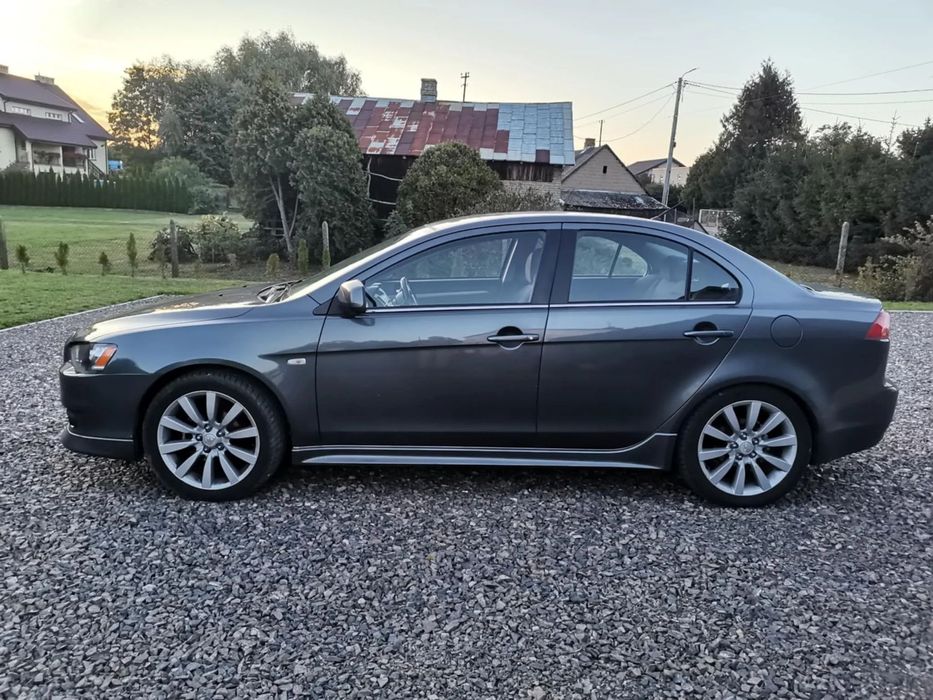 Mitsubishi Lancer Sprzedam samochód.