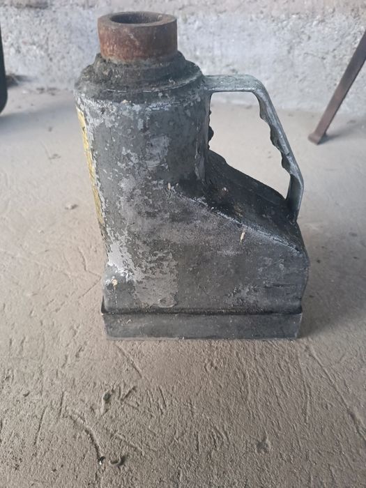 Podnośnik hydrauliczny Lewarek 8T proczesam