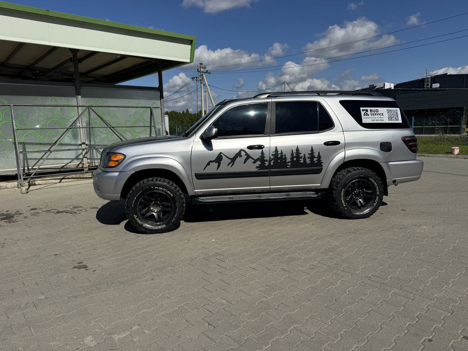 TOYOTA SEQUOIA  у відміному стані як зовні так і технічно.
