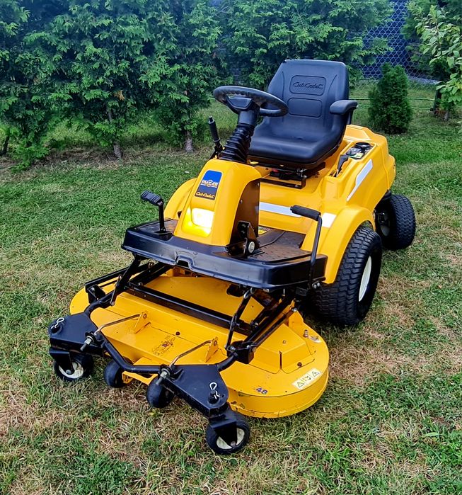 Duży profesjonalny traktorek kosiarka CUB CADET KAWASAKI