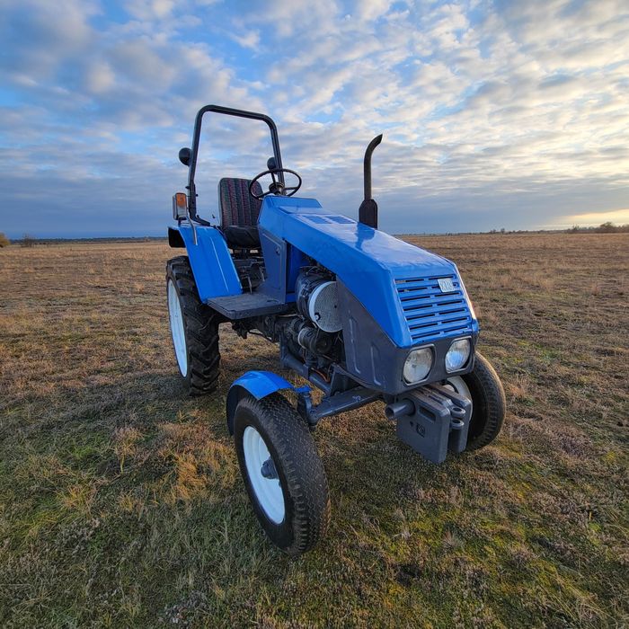 Продам трактор т25