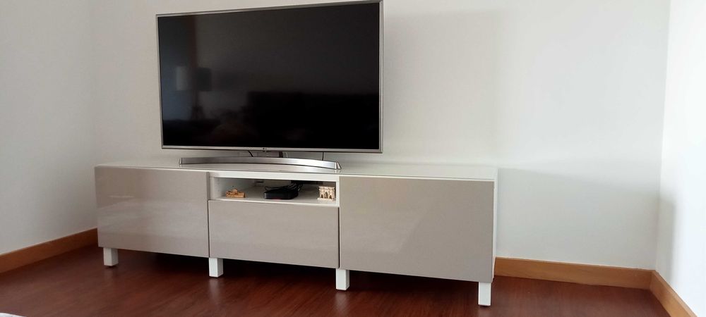 Móvel TV branco e bege alto brilho como NOVO