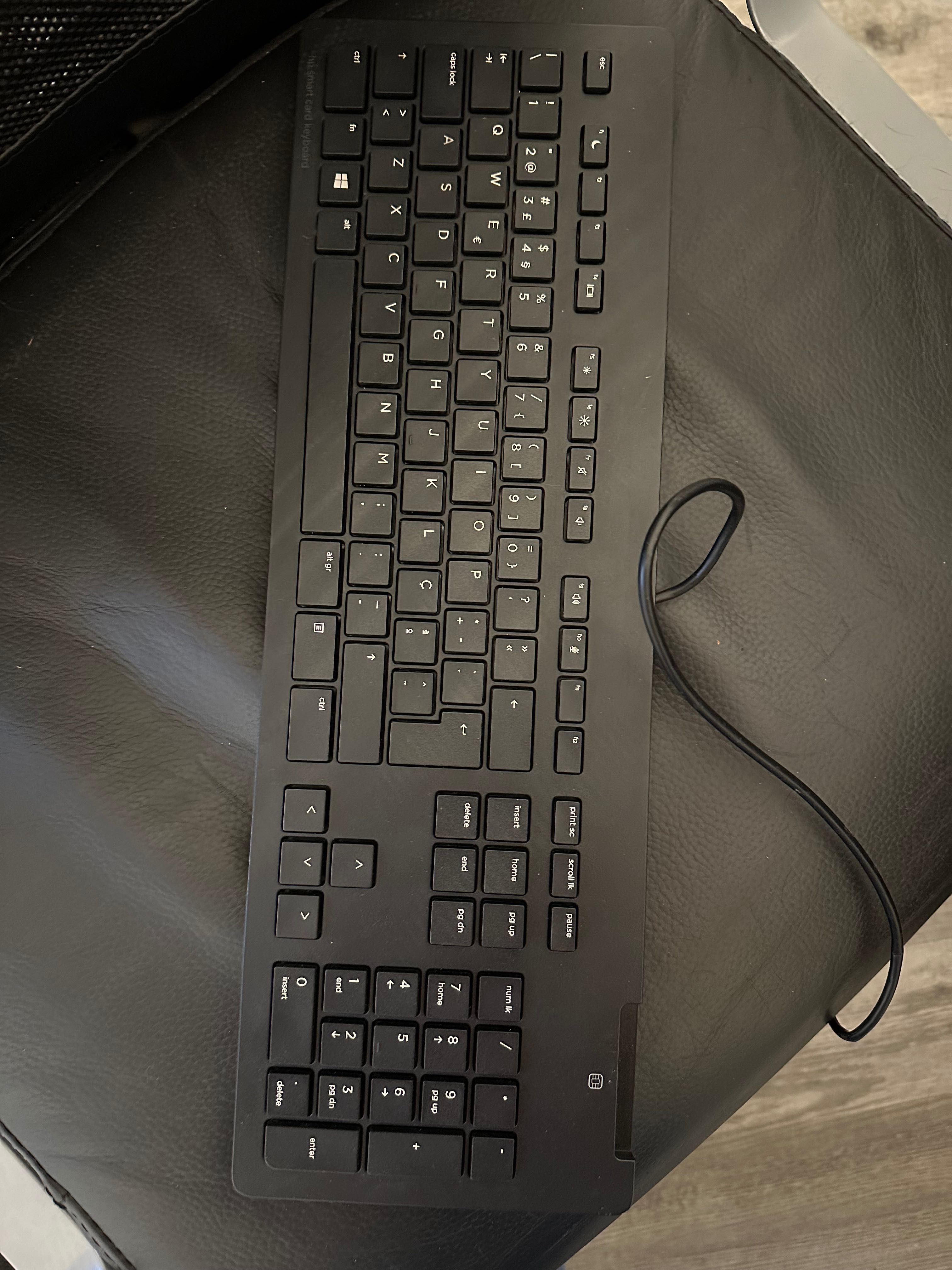 Vendo teclado HP com fio