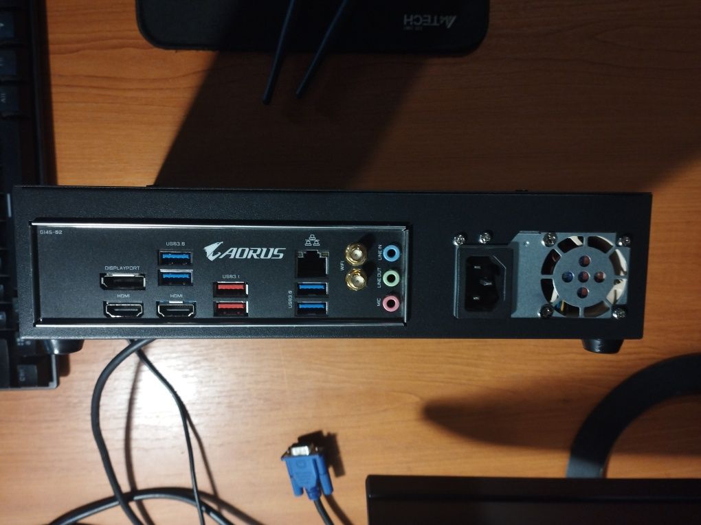 Продам  mini-itx корпус  q32