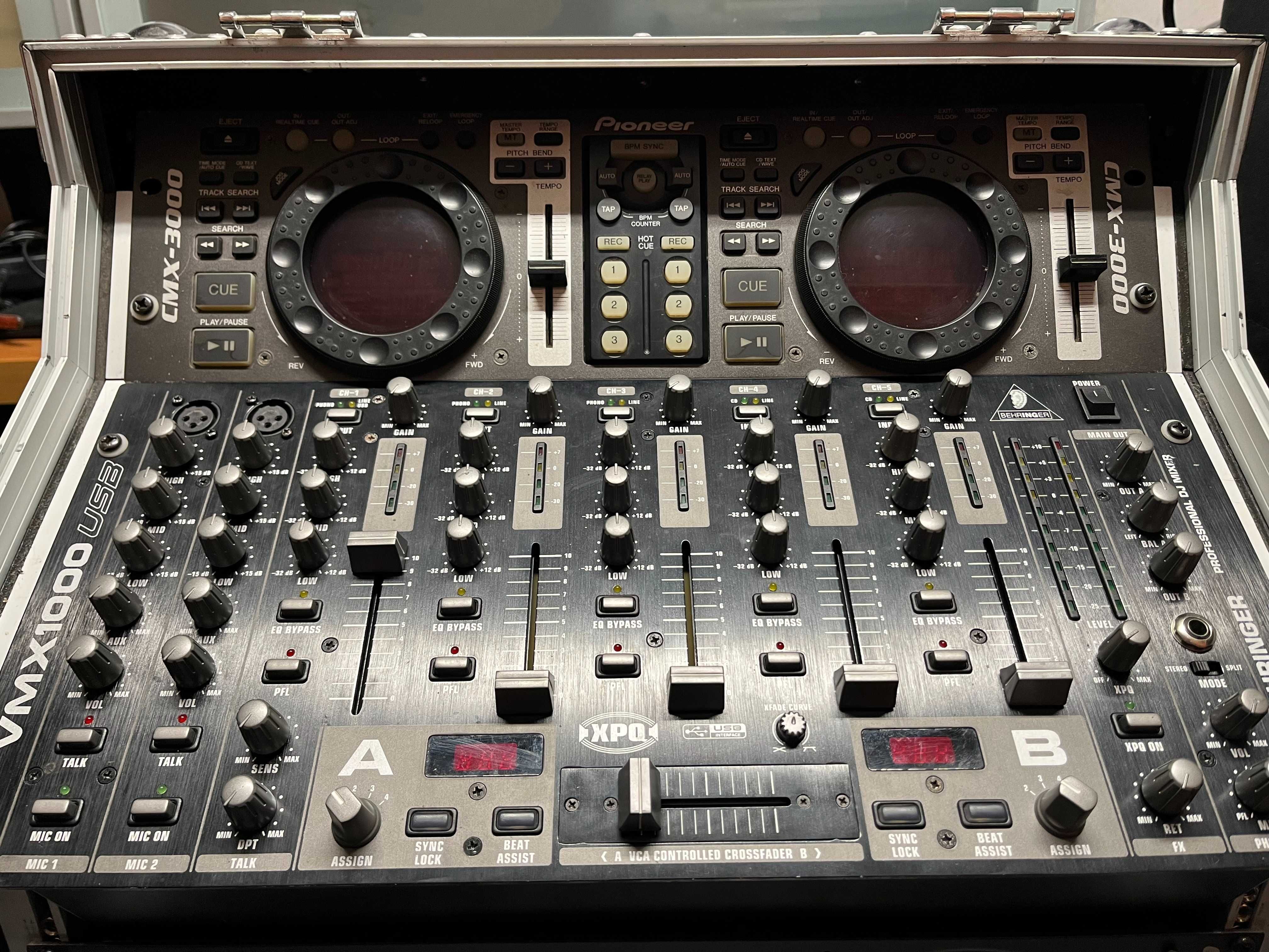 Pioneer DJ CMX-3000, Behringer VMX1000USB, CASE