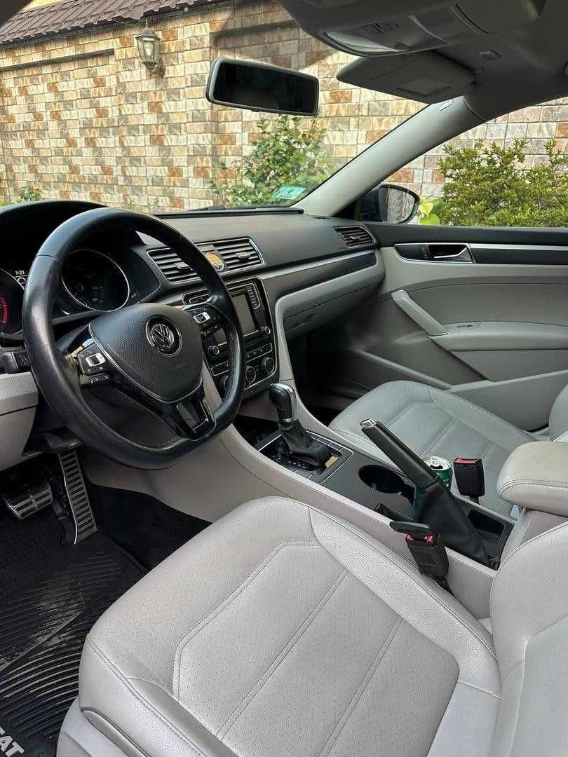 Wolkswagen Passat R-Line 2017 1.8L