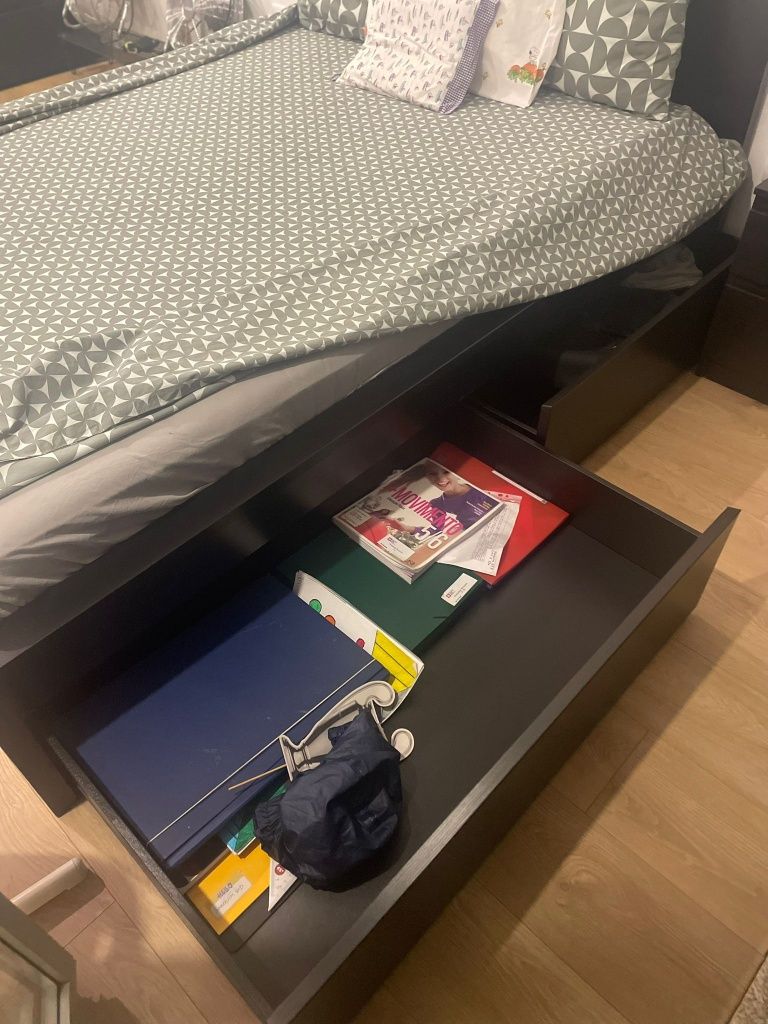Cama de casal em excelente estado